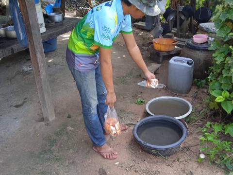 ภาพกิจกรรมพ่นหมอกควันเพื่อป้องกันโรคไข้เลือดออก ประจำปีงบประมาน พ.ศ. 2566